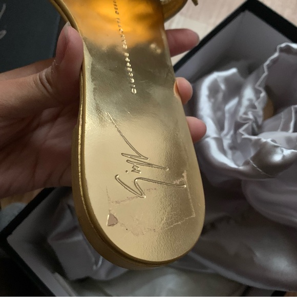 SELL BY 10/24/25 Giuseppe Zanotti Nuvorock Metallic Gold Wing Flat Thong Sandals - Picture 16 of 16